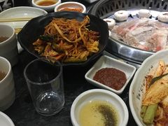 -草家酱蟹炭火烤肉店(珲春南路一店)