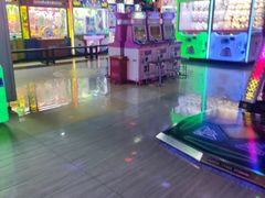 -直通车欢聚中心(崇州万达店)