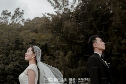 -现代经典婚纱摄影