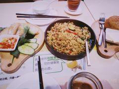 越南传统生包鲜虾春卷-来龙里 精致 东南亚餐室(万象城店)
