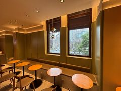 -星巴克臻选(上海中环广场2F店)