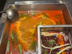 -野山舂·贵州现舂酸汤火锅(鸿通城店)