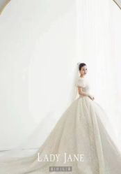 -Lady  Jane高端婚纱礼服馆