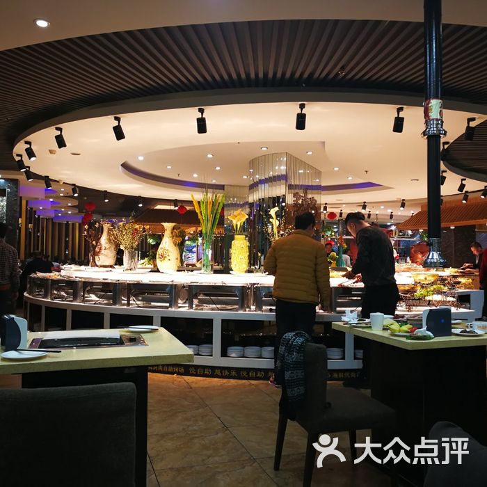 多喜客海鲜烤肉自助烤场