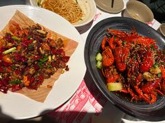 -肥肥虾庄·金牌油焖大虾(汉街SKP店)