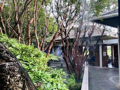 -Chom Cafe and Restaurant