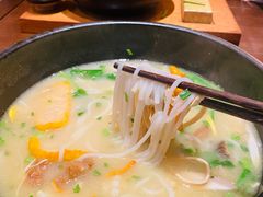 -银米·云南传统过桥米线(双廊黑金冠店)