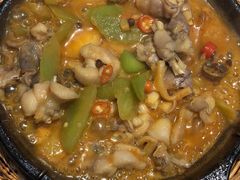 砂锅酸笋牛蛙-丽丽三鲜螺蛳粉(田林路店)