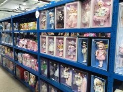 -逝水玩具折扣店