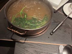 -左庭右院鲜牛肉火锅黑金店(陆家嘴中心店)