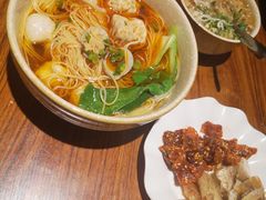 馄饨竹升面-全渔村小海鲜