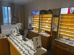-优医视平价眼镜蔡司依视路折扣工厂店(十里堡店)