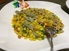 -东豪园林海鲜酒家(南港路辅路店)