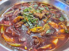 -爆炸头阿姨小四川正宗川味小吃(无任何分店)