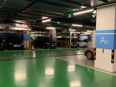 -徐汇日月光地下停车场