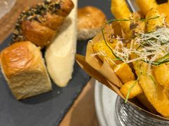 -Mark&Mars Restaurant