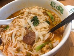 -呷佬·长沙手工米粉(金沙江路店)