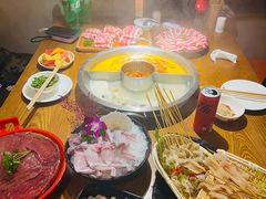 -佬土鹅肠火锅(中建大观店)
