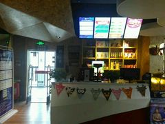 -新华里咖啡书吧(新华书店小寨店)