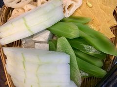 -渝嘴小老弟老火锅(华新村店)