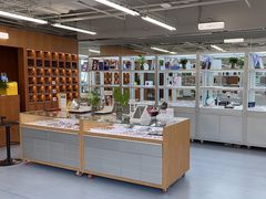 -无奔眼镜·蔡司·依视路授权店(马家堡店)