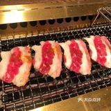 到就坐后服务女生及时的服务，无论是加料，换盘