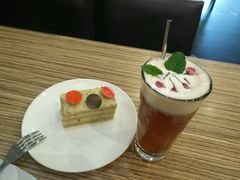 樱花白桃乌龙奶盖&柠檬白巧蛋糕-榖屋house of flour(张江首店)