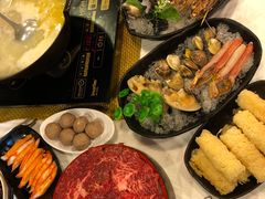 -鲜入围煮花胶鸡海鲜火锅