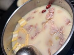 -鲜入唯煮·港式海鲜牛肉火锅(金宝街店)