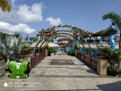 -亚龙湾亚泰商业街