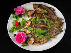 油炸鲫鱼-乡村小榭饭店
