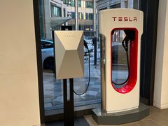 -TESLA 特斯拉(上海太古汇体验店)