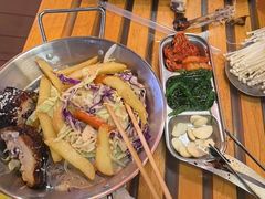 -叽叽扎扎烤肉场(生态城万达店)