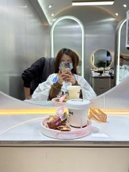 -Tloml salon