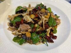 葱油天鹅蛋-旺角小渔村·海肠捞饭开创者(二马路店)