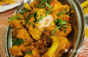Potato Cauliflower Pea Curry