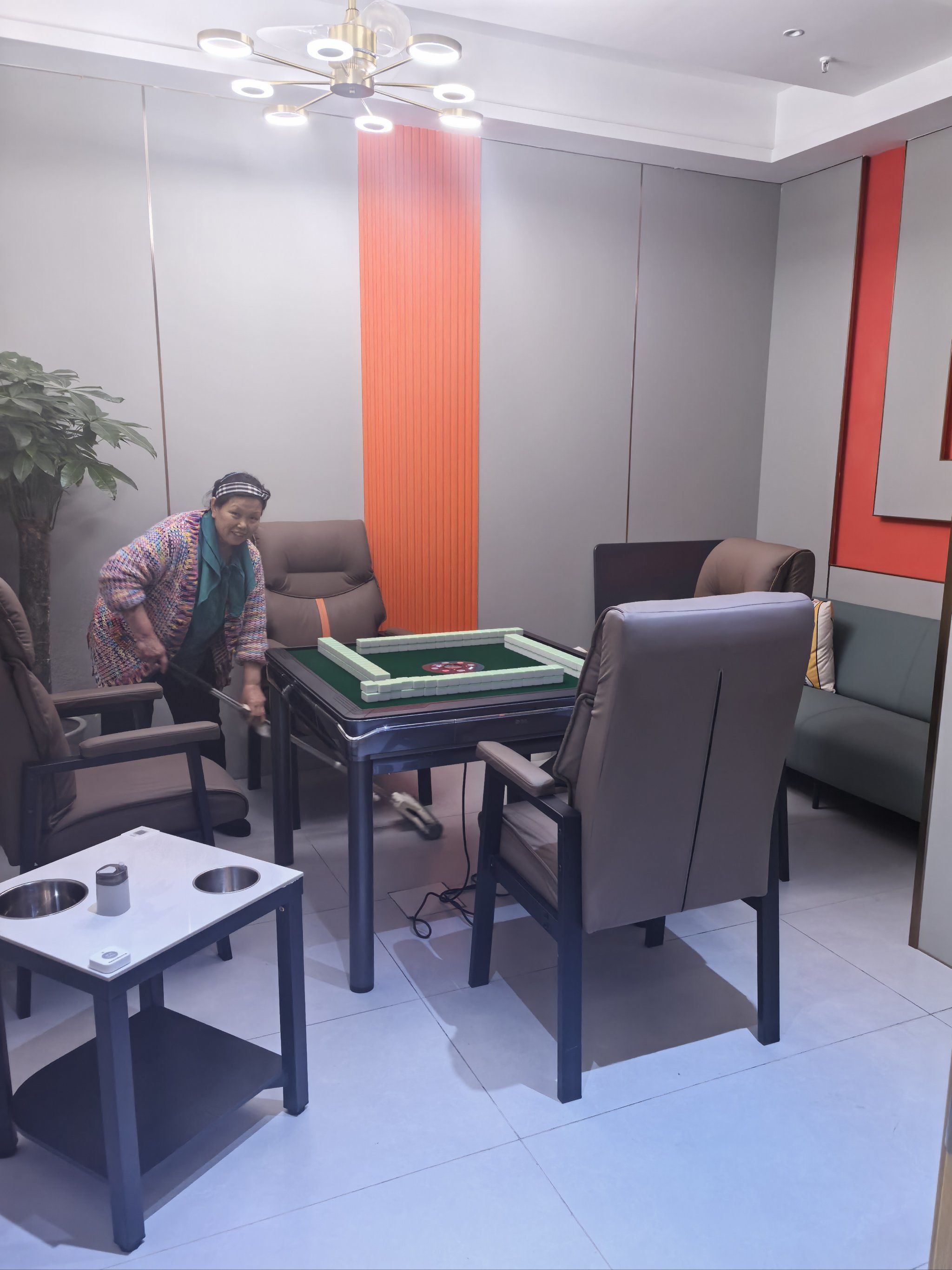 阿姨每天打扫的清清爽爽的麻将馆