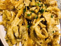 椒盐平菇-华盛园卷子王农家菜水库鱼