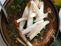 特色沙锅米线-老建水鸡脚王(翰林街店)