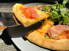 -卡普里披萨·牛扒·下午茶