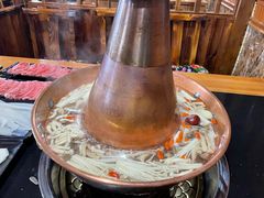 -果松木炭酸菜铜火锅·外婆参鸡汤