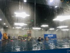 -蓝旗亲子游泳(范湖万达广场店)
