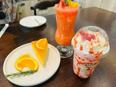 -Chom Cafe and Restaurant