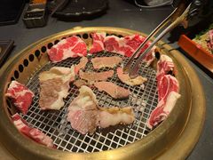 -铭牛烧肉·和牛海鲜自助(高新月牙湖店)