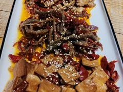 -三叔特色自贡菜(中海国际店)