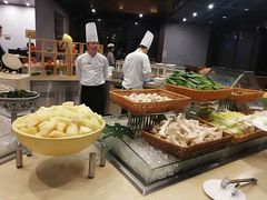 -梁鸿湿地丽笙度假酒店大堂吧