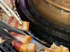 黑毛土猪肉-阿山卓·野生菌火锅·纳西火塘烤肉