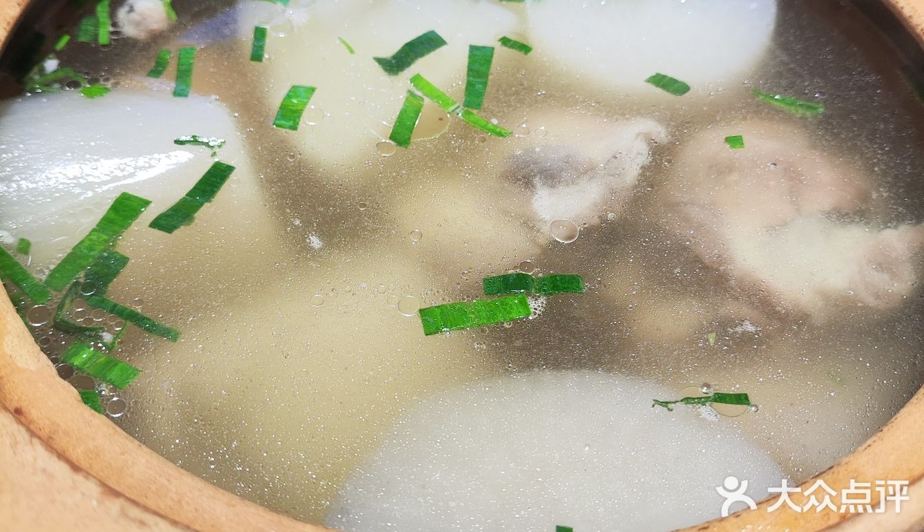溪石斑:喜欢吃鱼的人非常爱，鱼肉很嫩。蒜香鸡爪