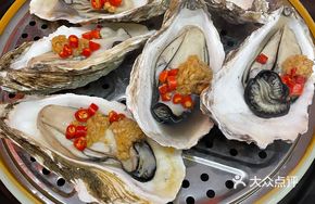 Secret Garlic Steamed Rushan Oysters