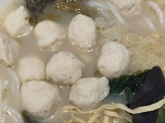 -灵芝妹子海鲜米线(劳动公园店)